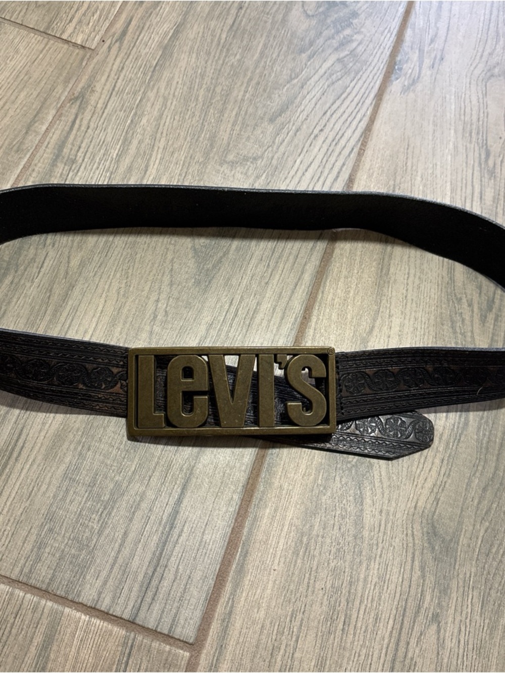 Levi's Brown Genuine Leather Belt with Brass Levi's Logo Buckle Medium